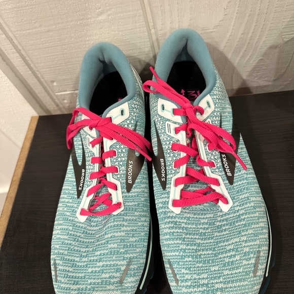 Brooks Ghost Tennis Shoes - Picture 2 of 9